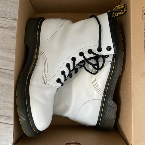 White 1460 DR. MARTEN - Picture 7 of 8